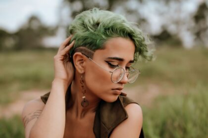 coupe courte lunettes femme
