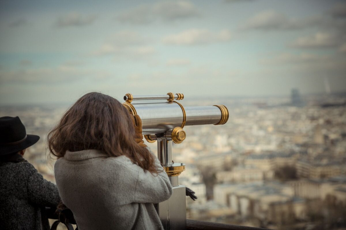 femme voyageuse europe