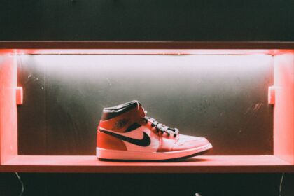jordan noire sneakers