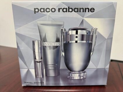Flacon d'Invictus Parfum de Rabanne, version concentrée du parfum homme